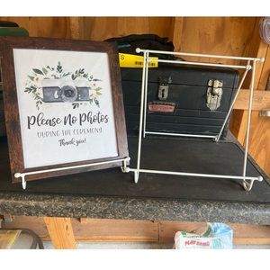 6 White Easels-2 Medium, 4 Large